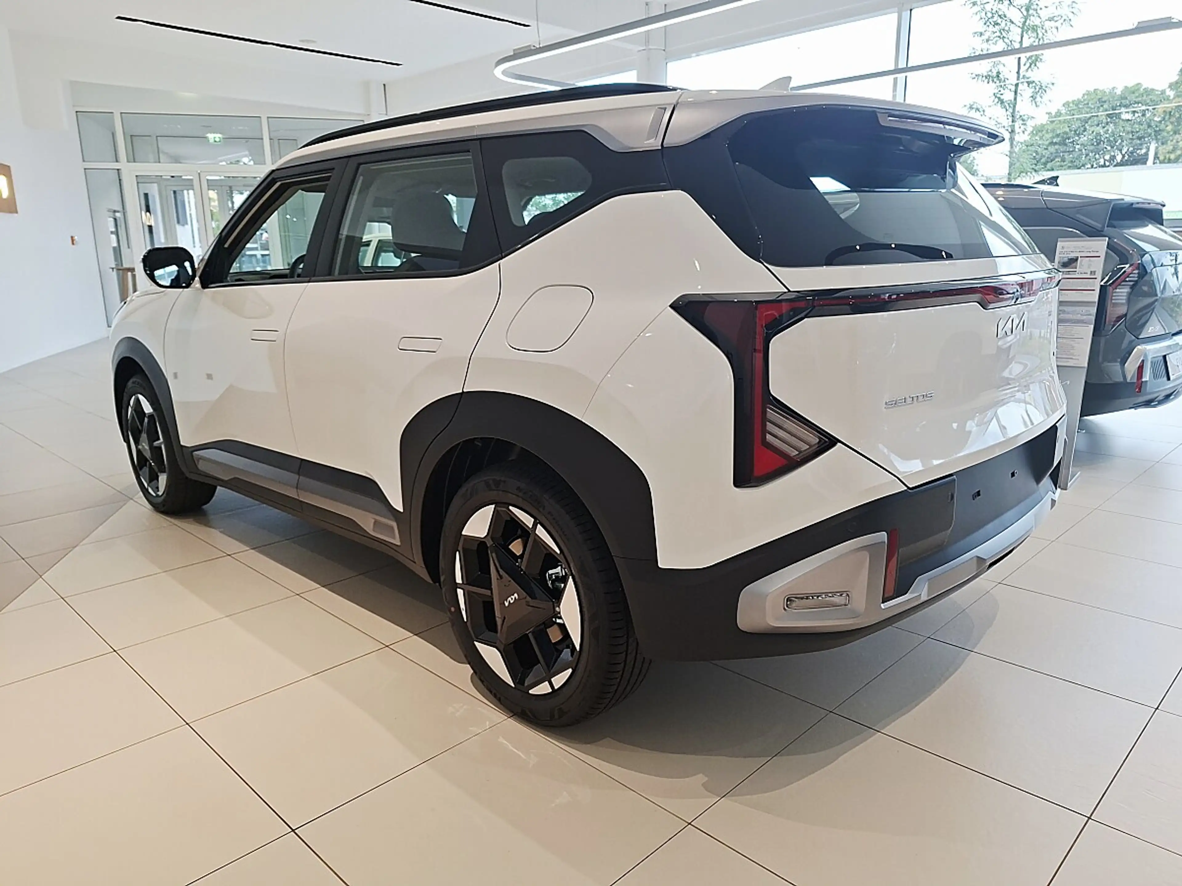 Kia Seltos SELTOS/SILBER/1.6 TGDI/DCT7/4WD/180/P2/MY27 AUT... — photo 4
