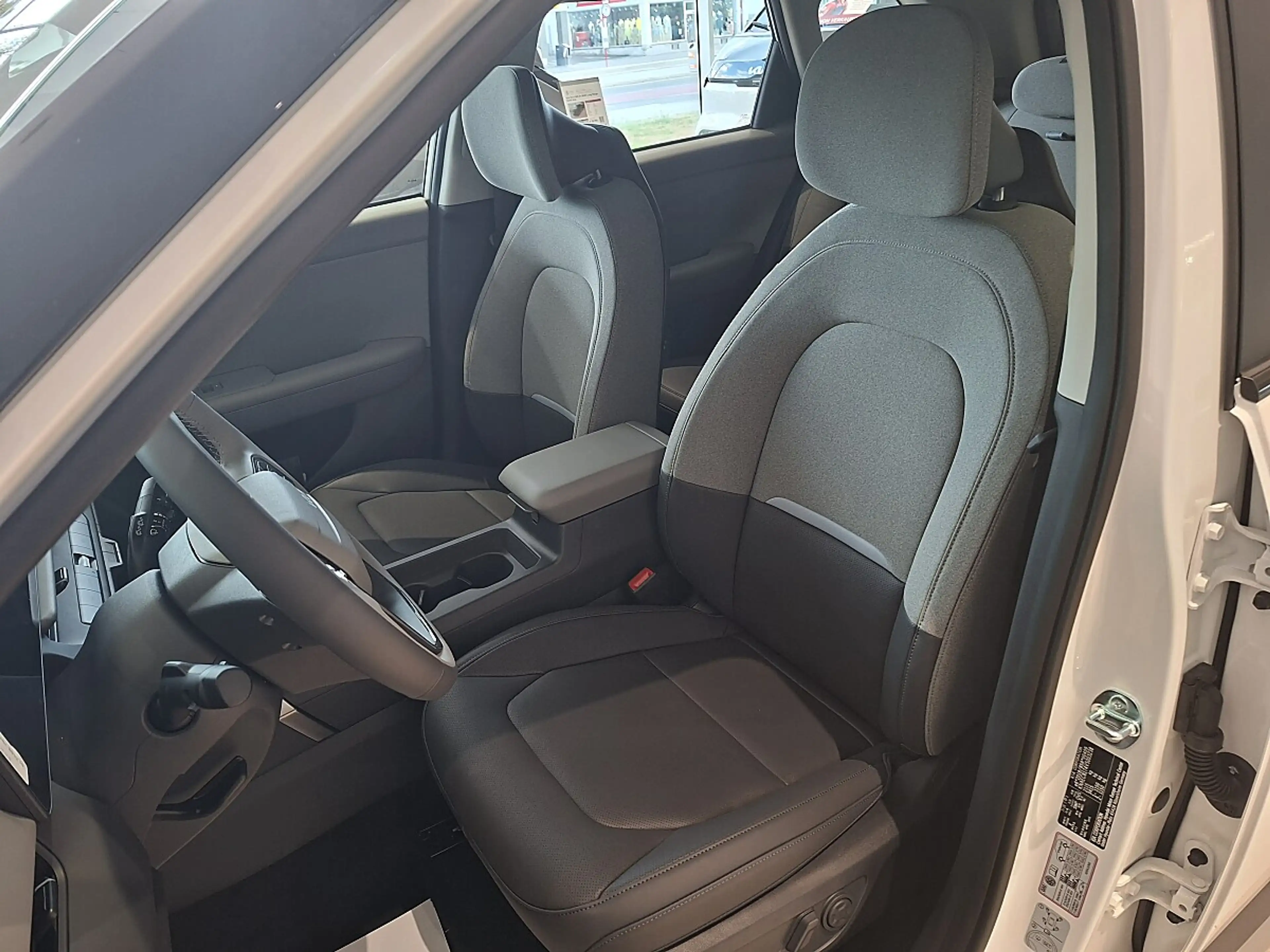 Kia Seltos SELTOS/SILBER/1.6 TGDI/DCT7/4WD/180/P2/MY27 AUT... — photo 8