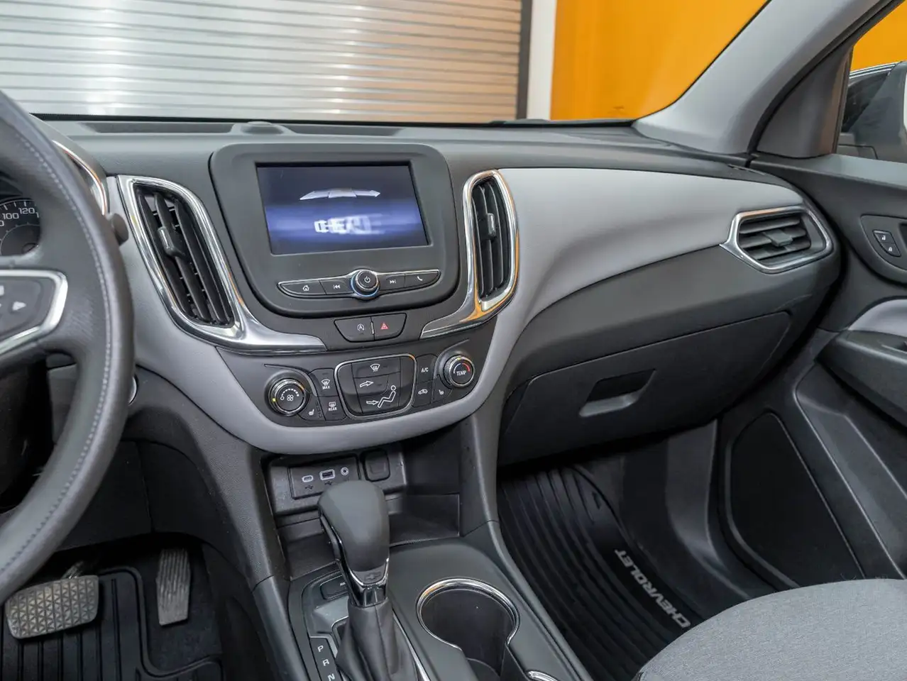 Chevrolet Equinox снимка Chevrolet Equinox