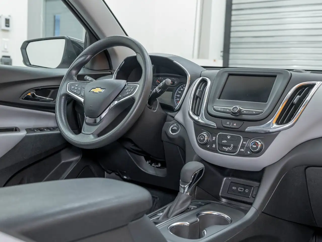 Chevrolet Equinox снимка Chevrolet Equinox