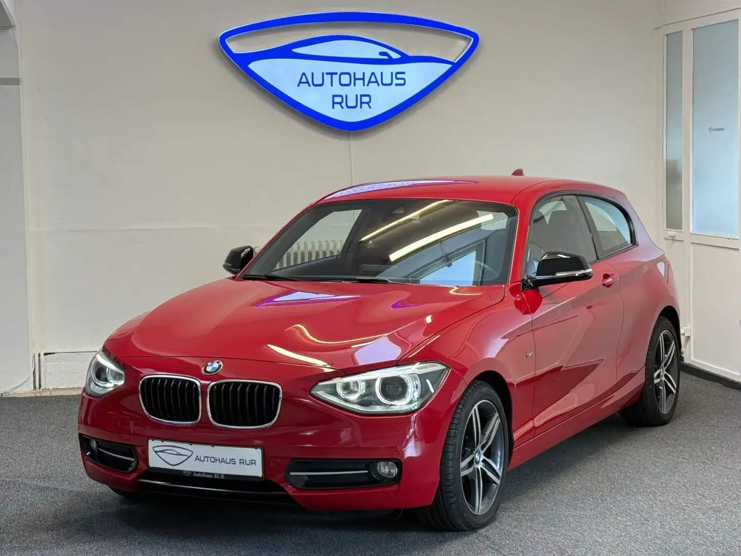 BMW 116 Baureihe 116i Sport Line/SCHECKHEFTGEPFLEGT/PDC Rot - 1
