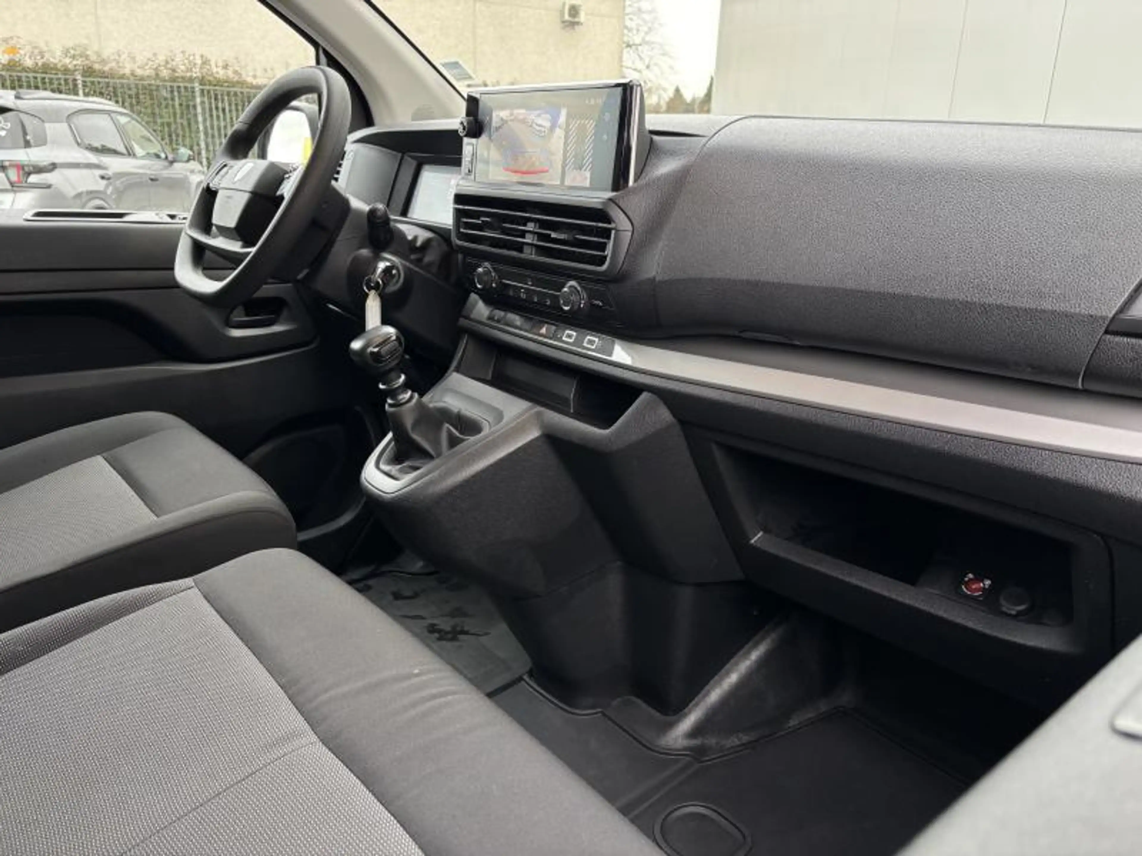 Peugeot Expert LONG Premium 2.0 BLUEHDI 145 — photo 7