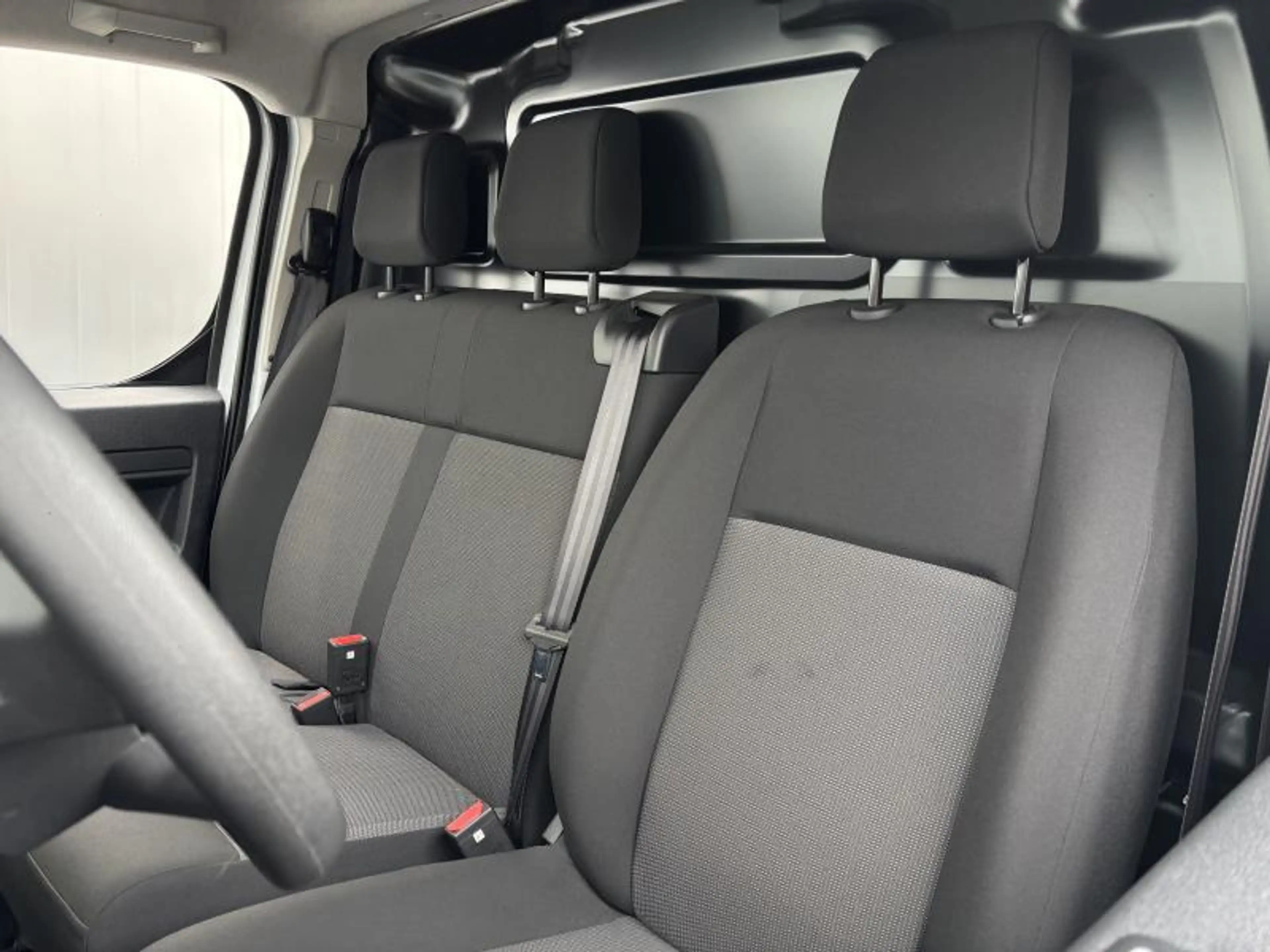 Peugeot Expert LONG Premium 2.0 BLUEHDI 145 — photo 8