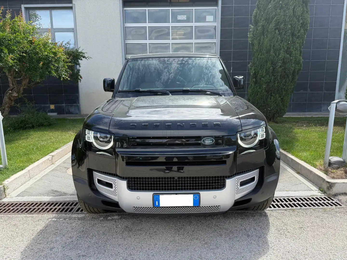 Land Rover Defender 110 2.0 Si4 PHEV 404 CV AWD Auto SE Negro - 2