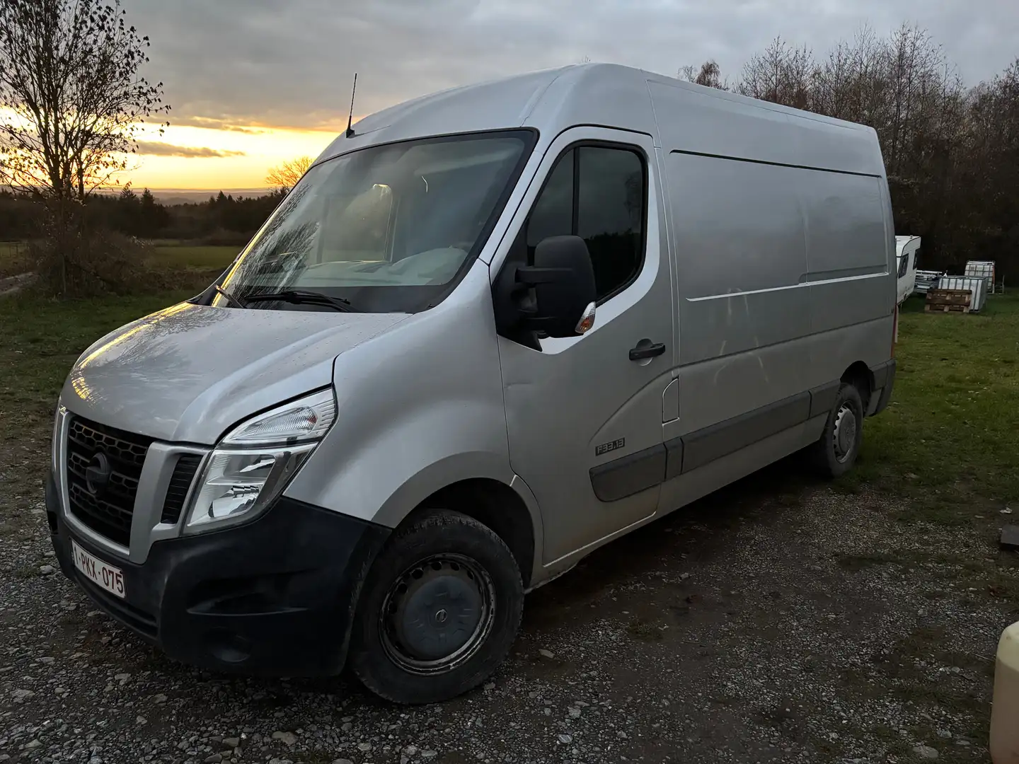 Nissan NV400 2.3 dCi L2H2 Zilver - 1