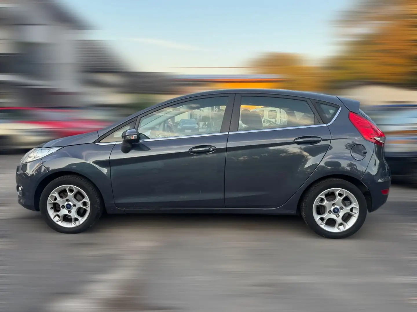 Ford Fiesta Titanium*TüvNeu*SHZ*2.Hand* Grau - 2