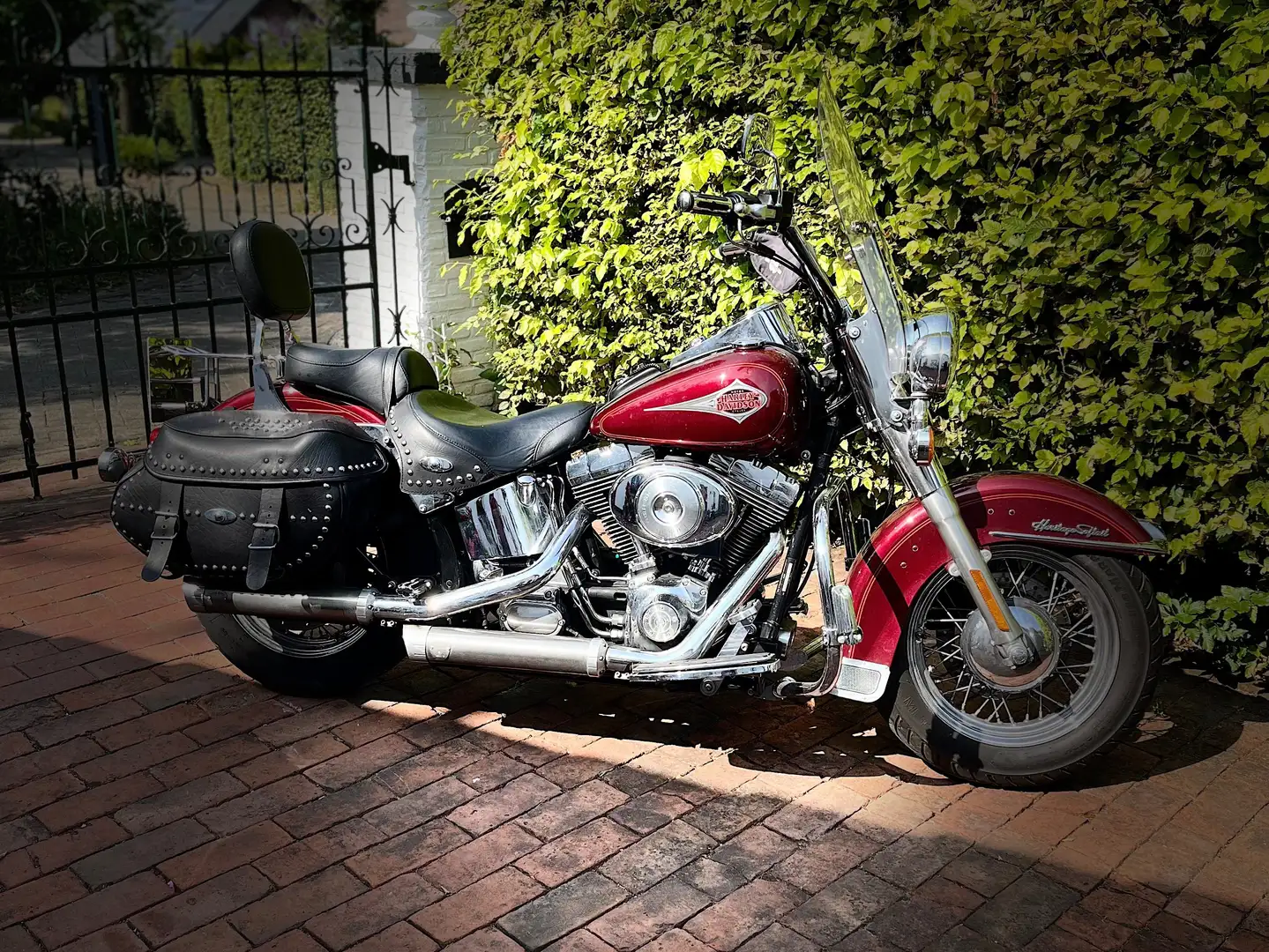 Harley-Davidson Heritage Softail FLSTC Piros - 2