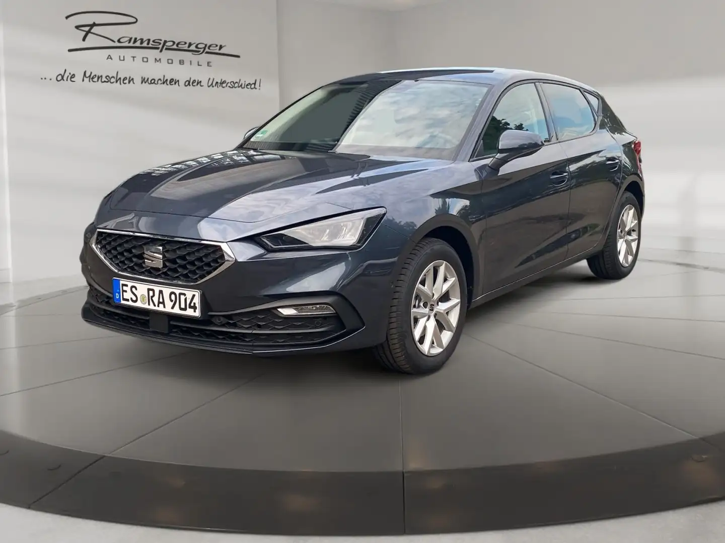 SEAT Leon Road Edition 1.5 eTSI Kamera/Assist/EPH/uvm Grau - 2