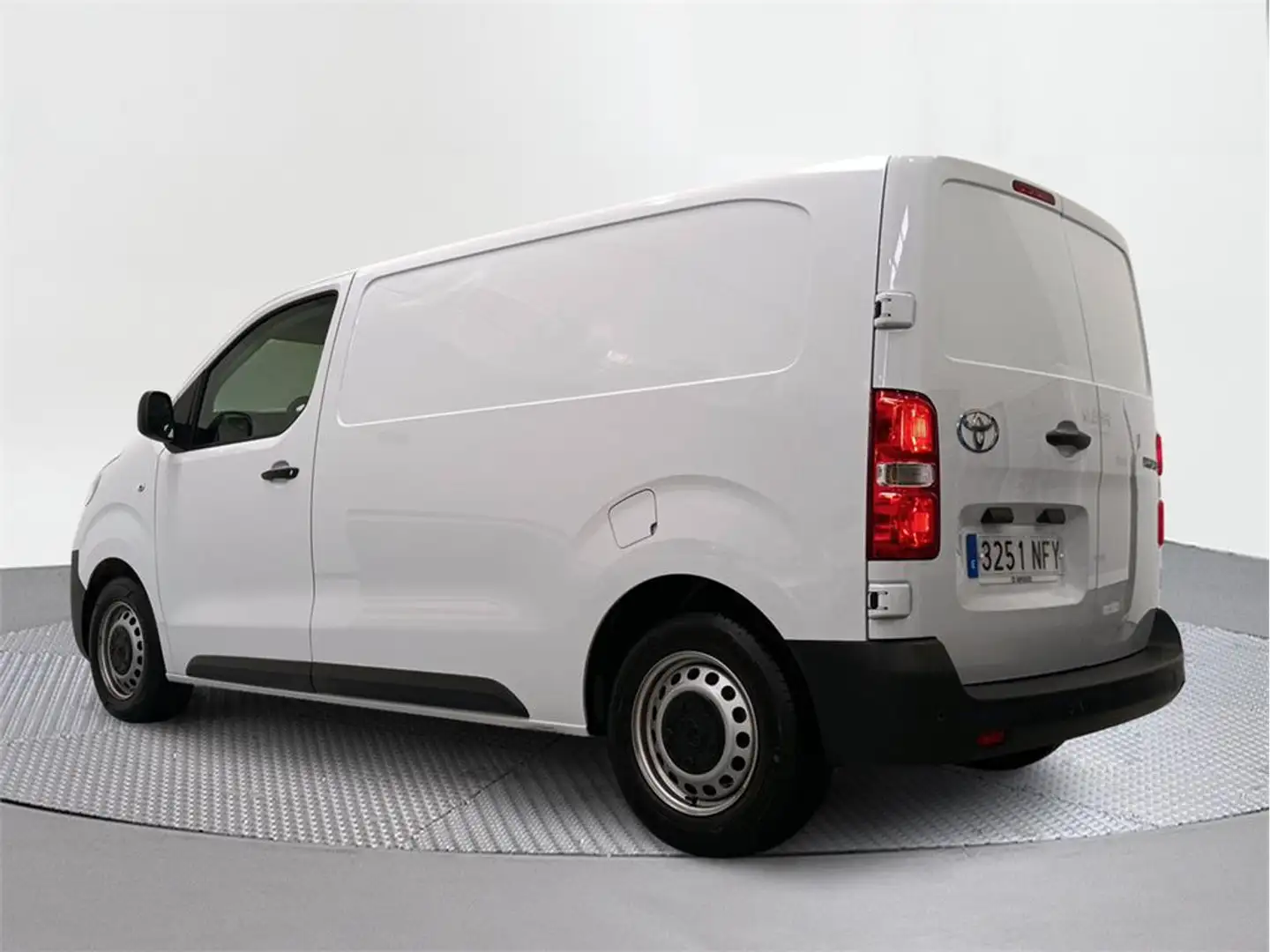 Toyota Proace Van L1 1.5D 88kW (120CV) 6MT GX 3 plazas - 2