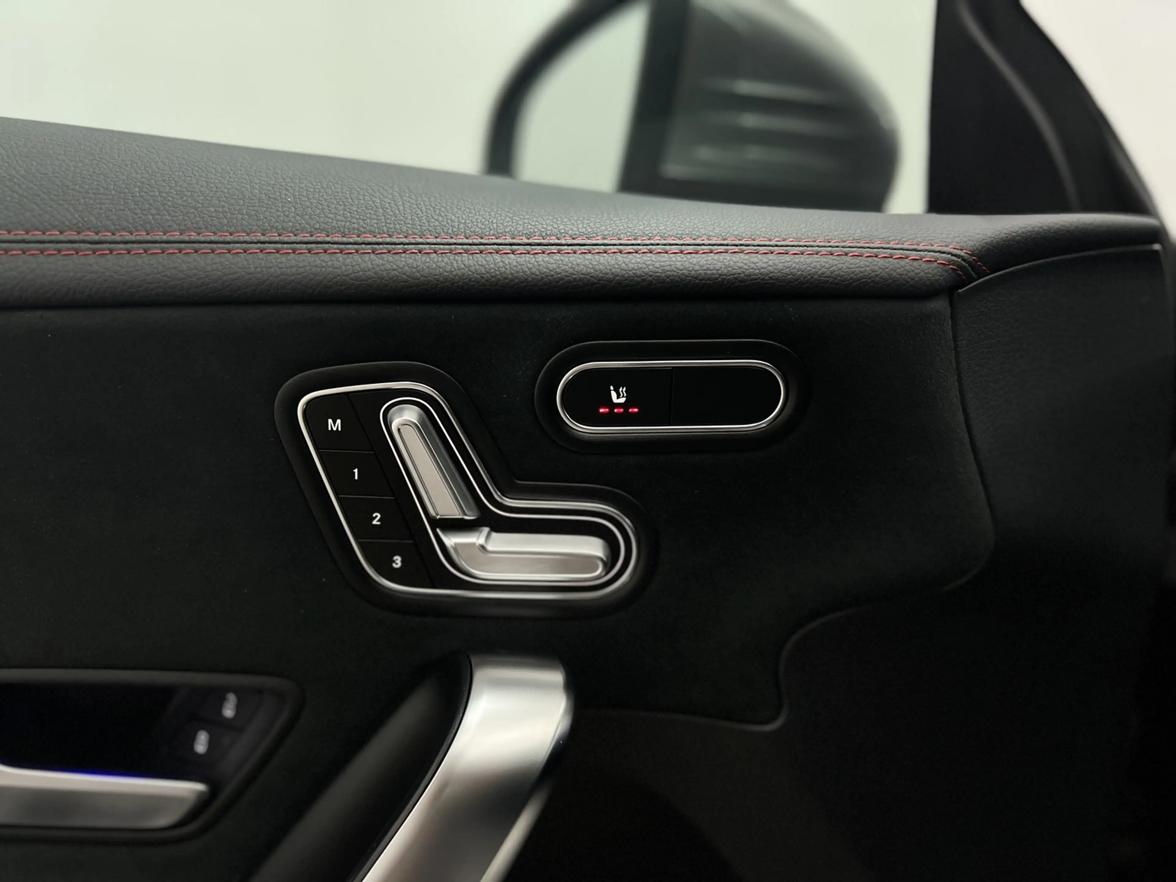 Mercedes-Benz CLA 220 4M AMG PANO+BURMESTER+360+DIGITAL+MEMO+ — photo 11