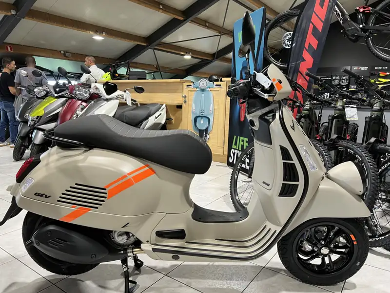Vespa GTV 310