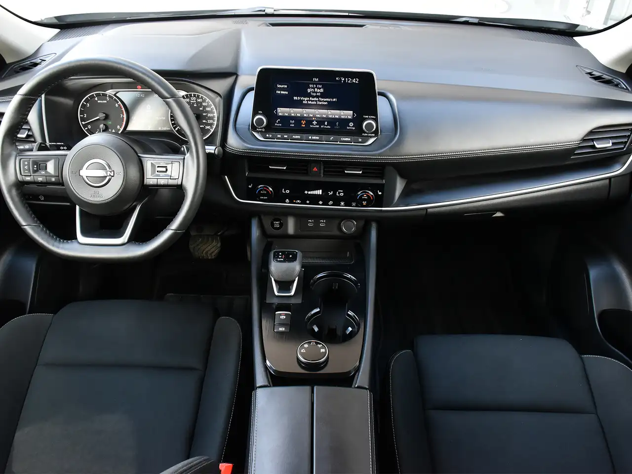 Nissan Rogue photo Nissan Rogue