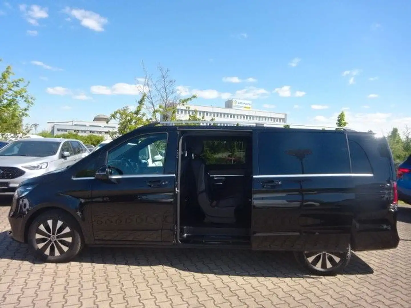 Mercedes-Benz V 300 d 4MATIC AVANTGARDE extralang Burmester Schwarz - 2