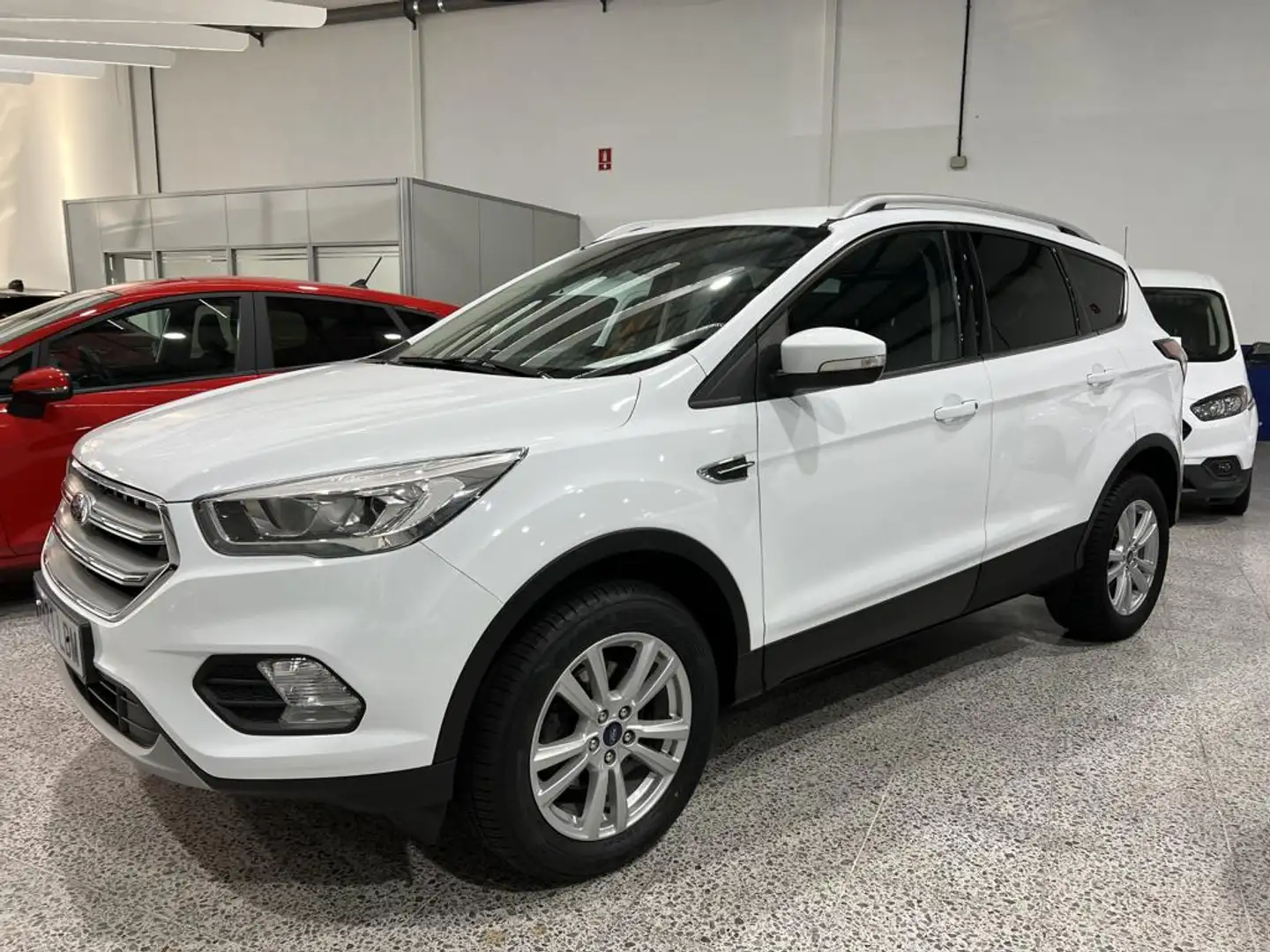 Ford Kuga Nuevo   1.5 EcoB. Auto S&S Trend+ 4x2 120 - 2