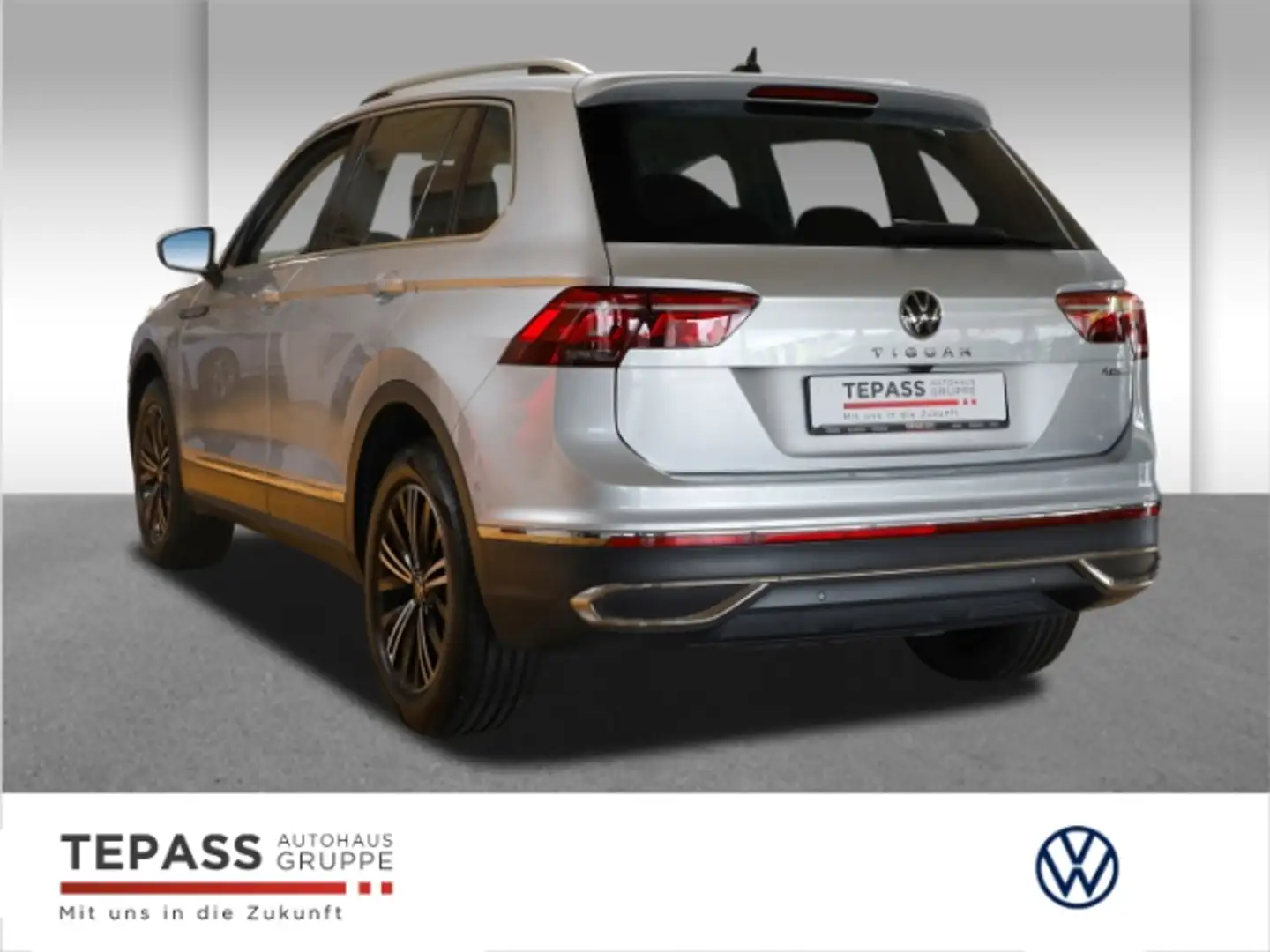 Volkswagen Tiguan 2.0 TSI Elegance NAVI AHK MATRIX Argento - 2