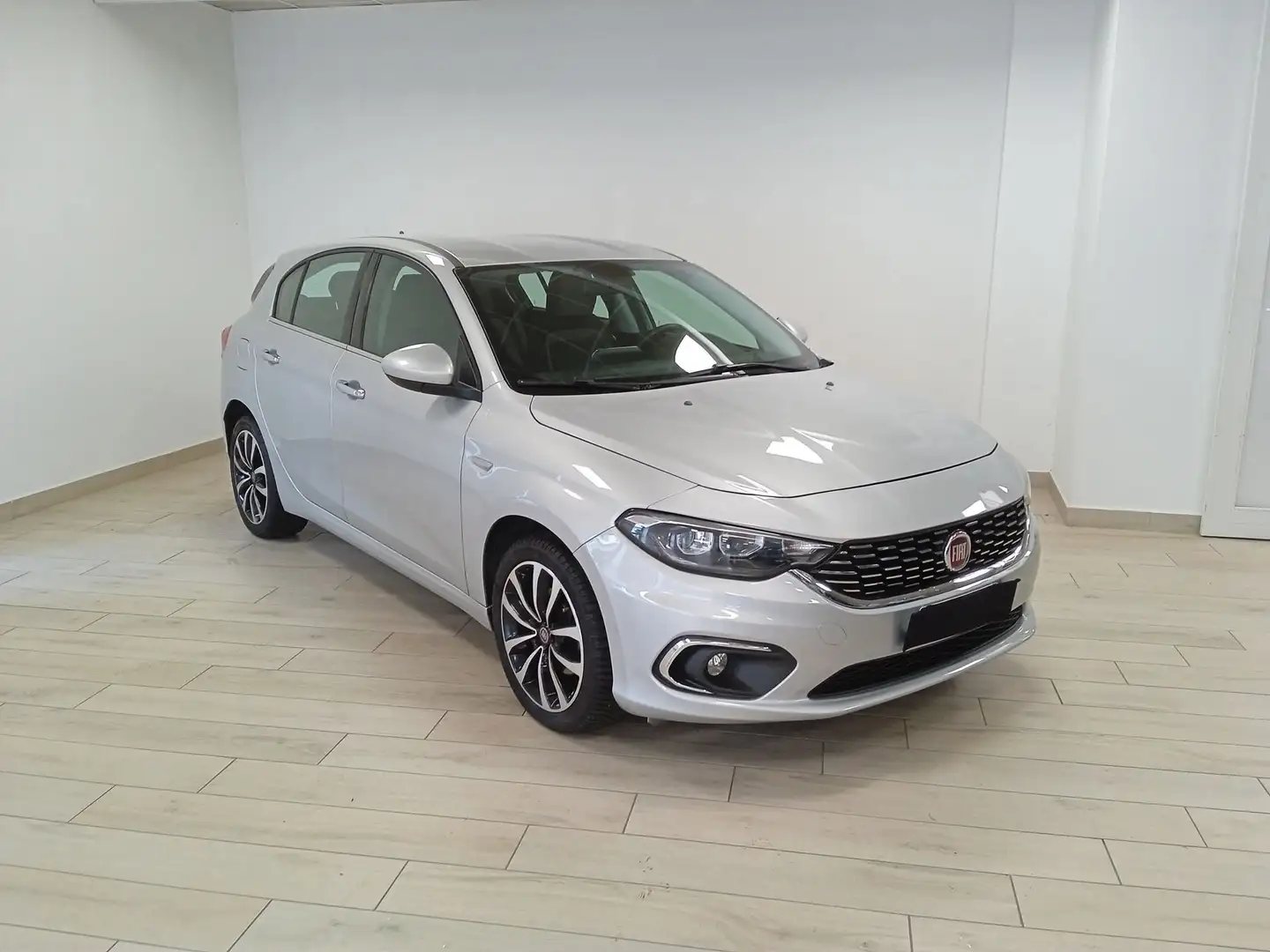 Fiat Tipo (2015-->) 1.4 T-Jet 120CV GPL 5 porte Lounge Zilver - 1