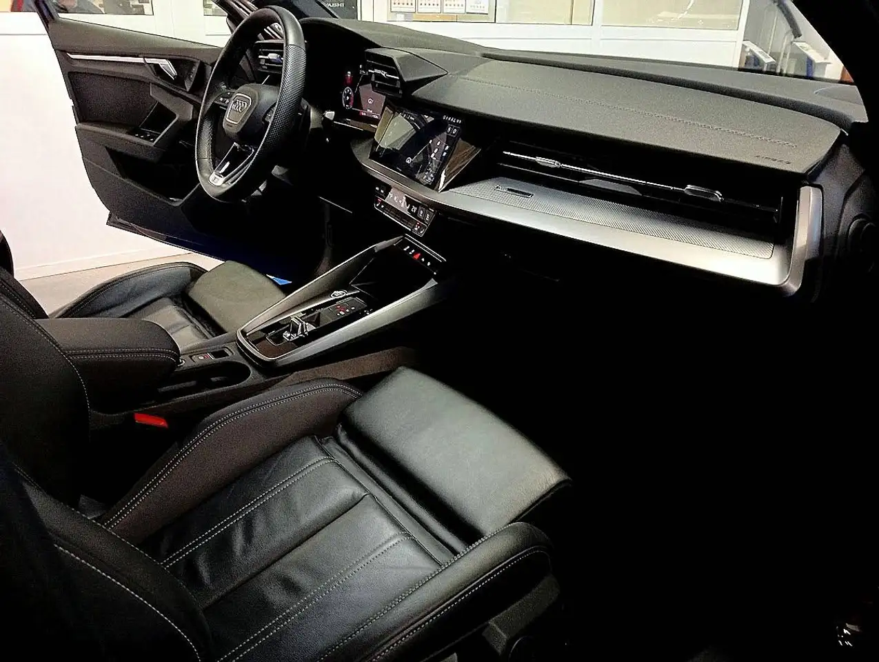 Audi A3 2.0 TDI SLINE EXCLUSIVE IDENTITY BLACK 19" MATRIX, миниатюра 16