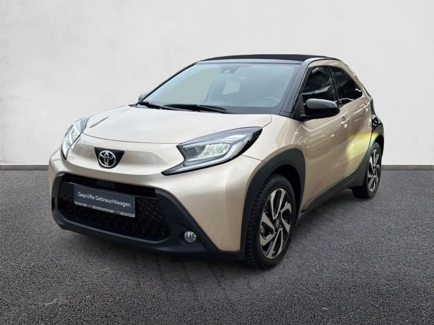 Toyota Aygo X S-CVT Air Team D Beige - 1