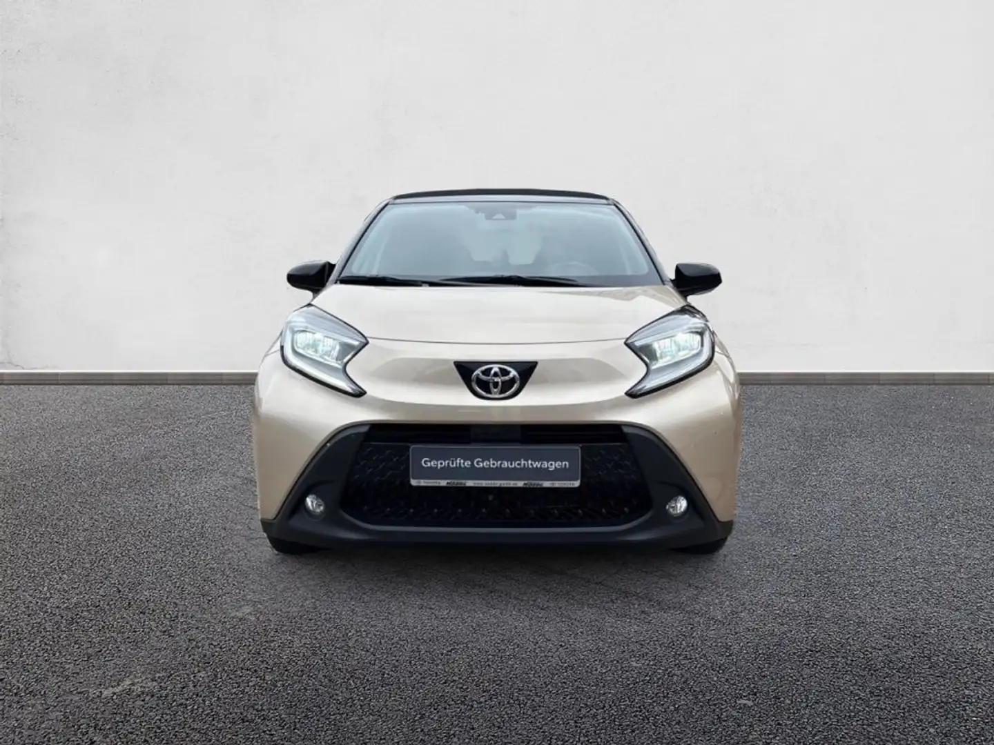 Toyota Aygo X S-CVT Air Team D Beige - 2