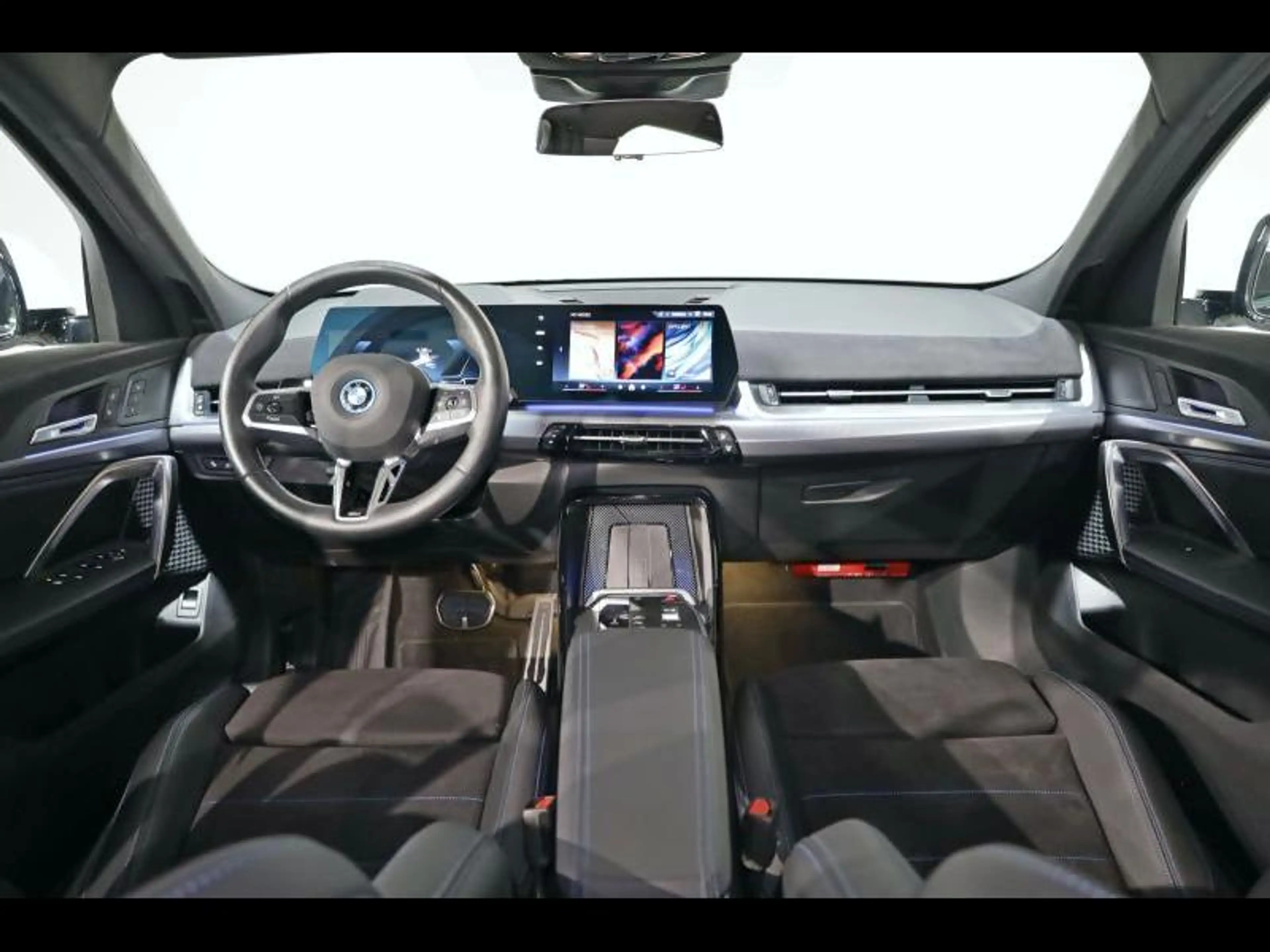 BMW iX2 eDrive20 Kit M Sport — photo 7
