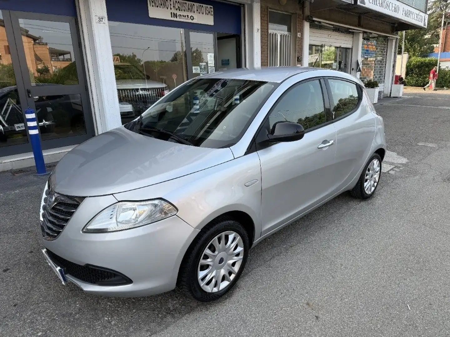 Lancia Ypsilon 1.2 69 CV 5 porte S&S Gold SOLO 74.000 KILOMETRI Argento - 1