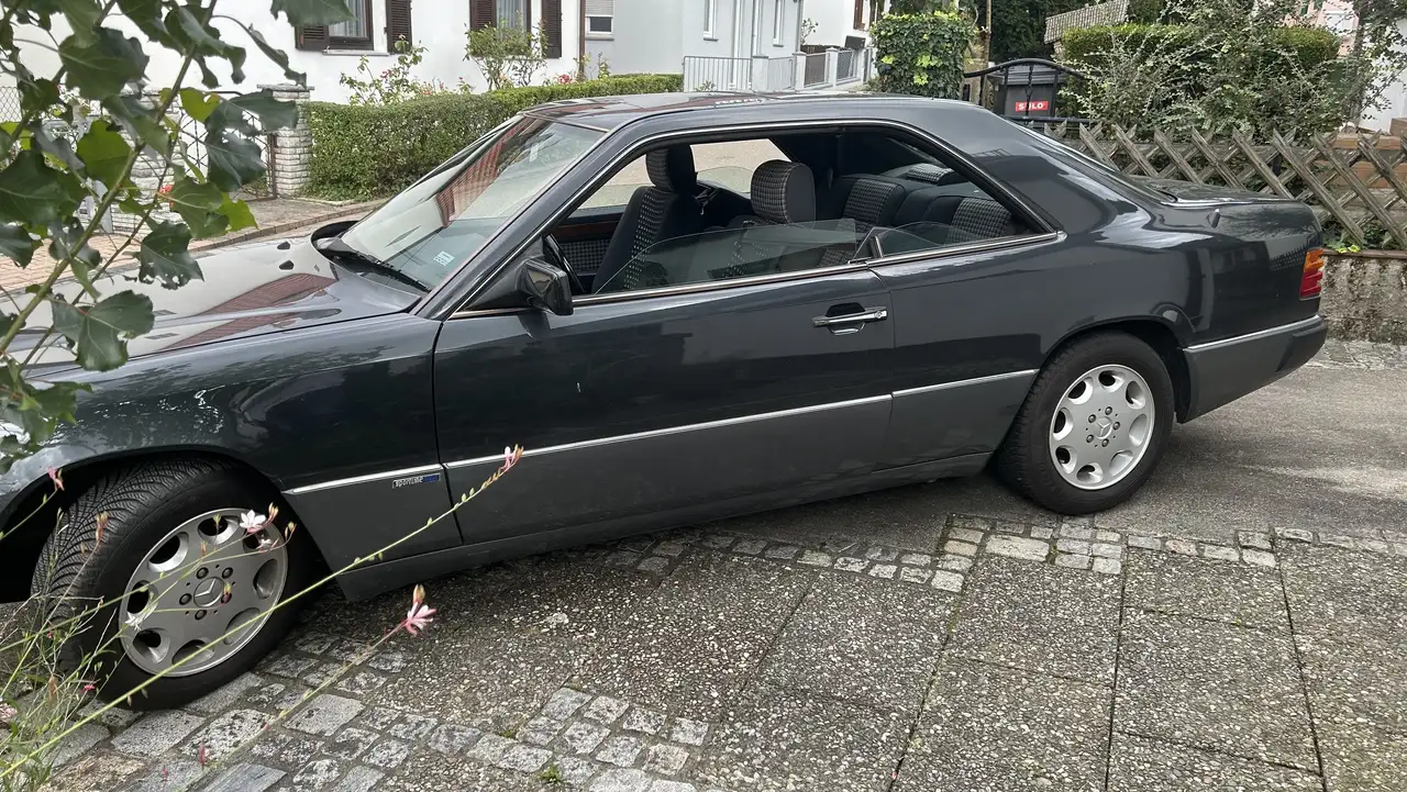 Mercedes-Benz CE 230 Sonderserie Sportline mit Sonderausstattungen, foto 1