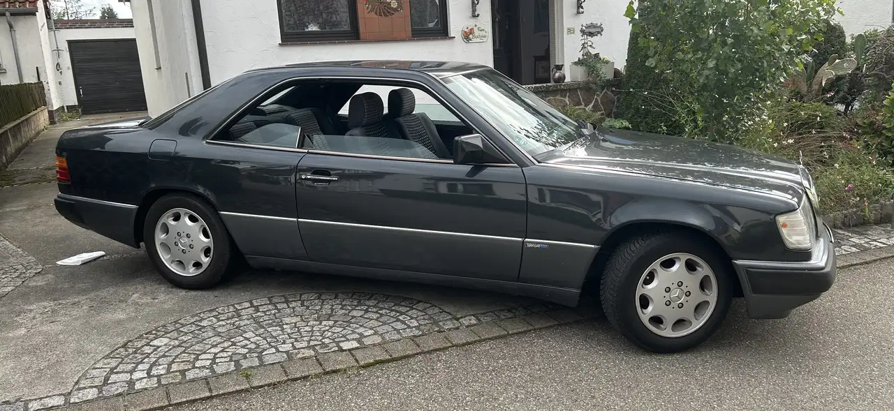 Mercedes-Benz CE 230 Sonderserie Sportline mit Sonderausstattungen, foto 2