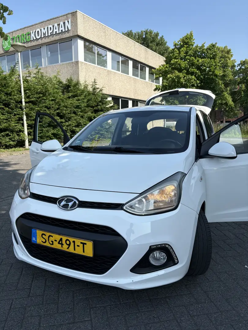 Hyundai i10 1.2 i-Vision Weiß - 1