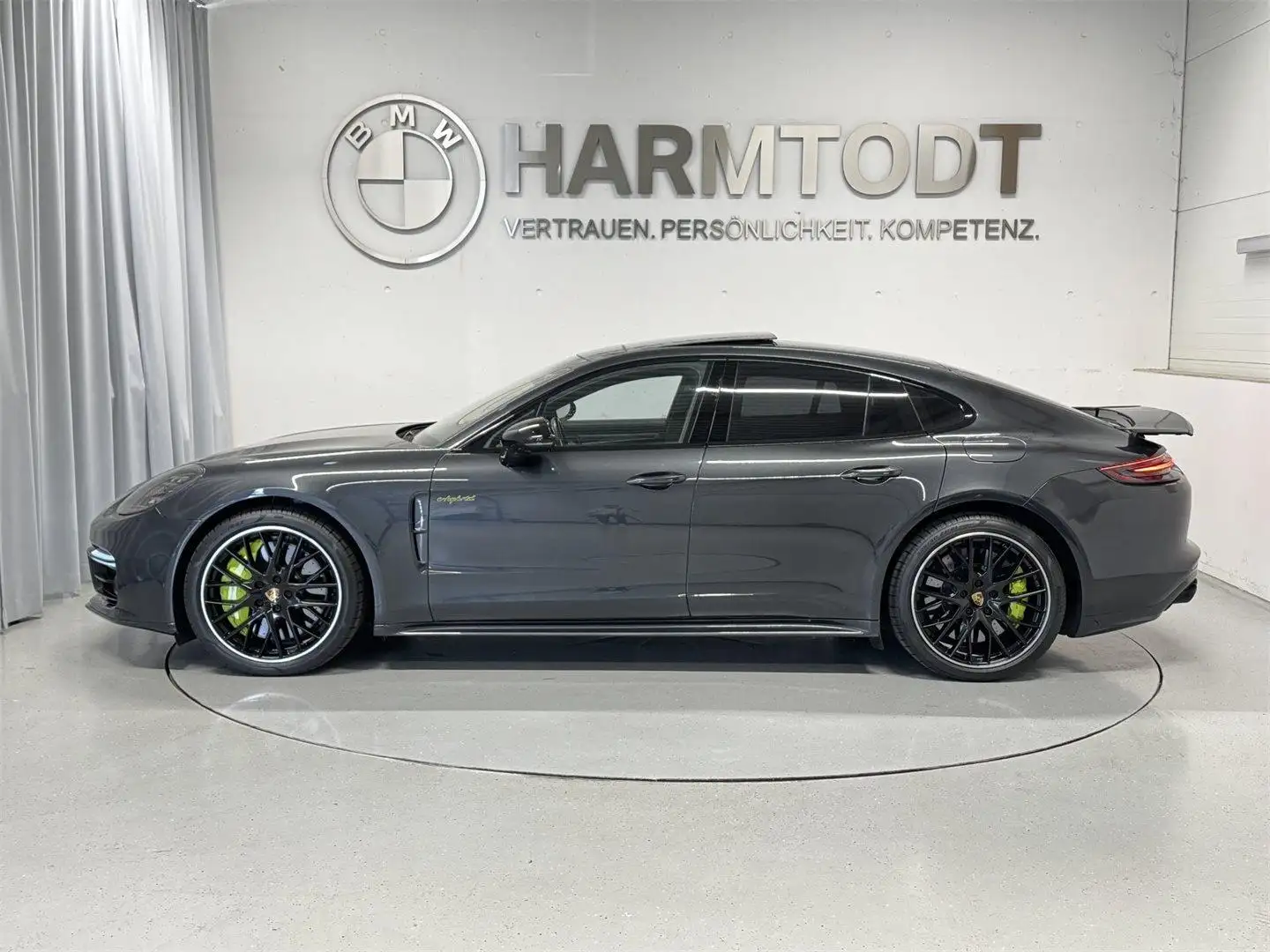 Porsche Panamera Turbo S E-Hybrid Grey - 2