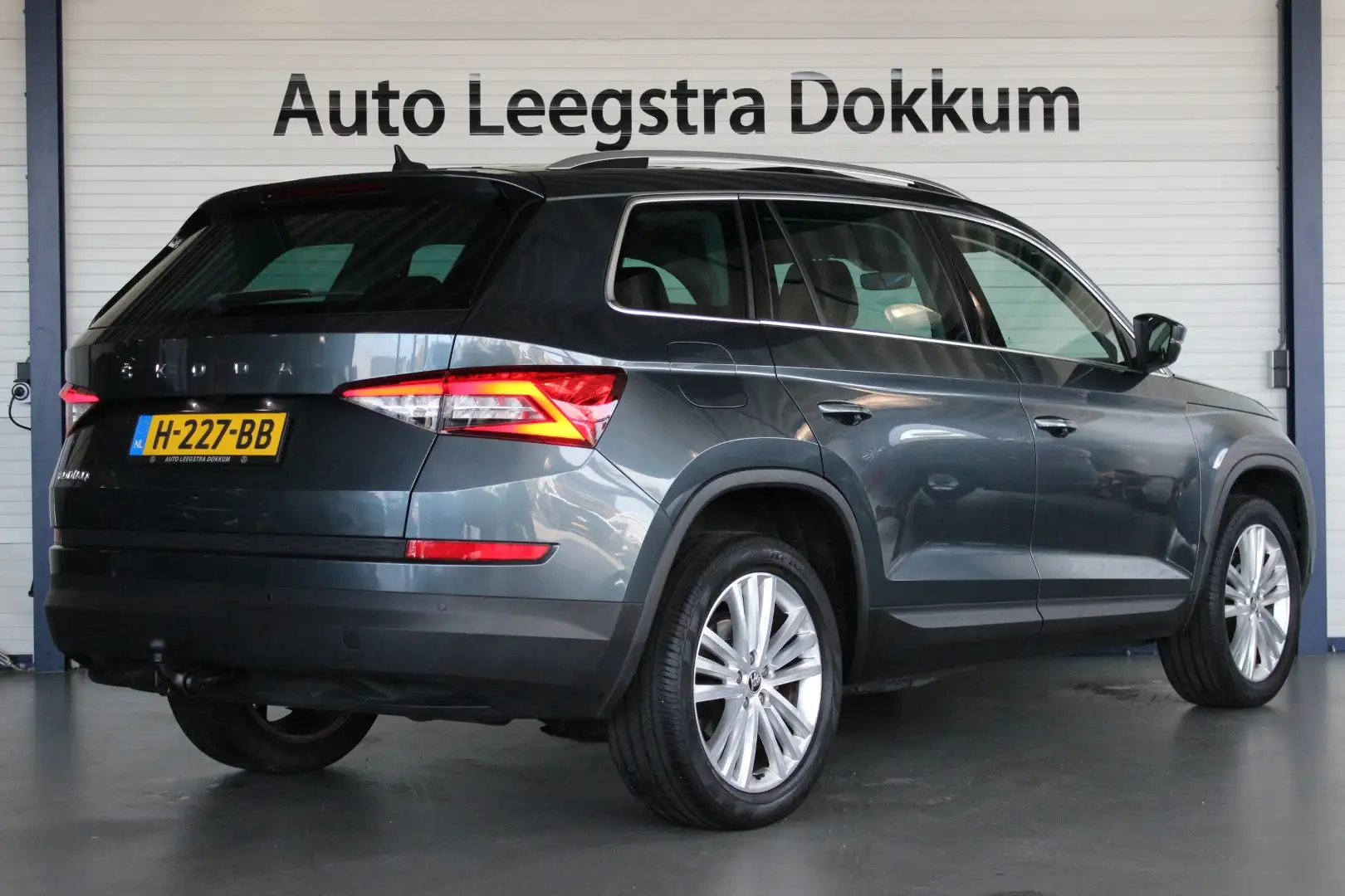 Skoda Kodiaq 1.5 TSI Business Edition Trekhaak | Pano | Virtual Grijs - 2