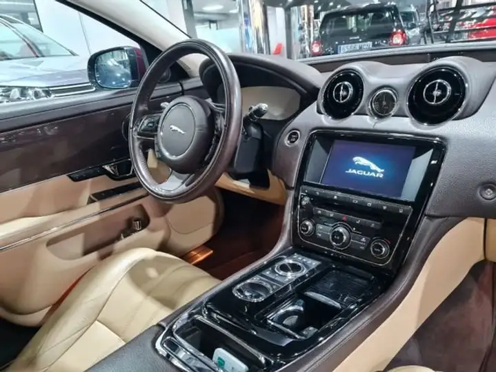 Jaguar XJ 3.0D SWB Premium Luxury 2018, foto 6