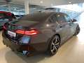 BMW 550 e xDrive M Sport 20'' IconGl Pano B&W KomfSi belüf Grau - thumbnail 3