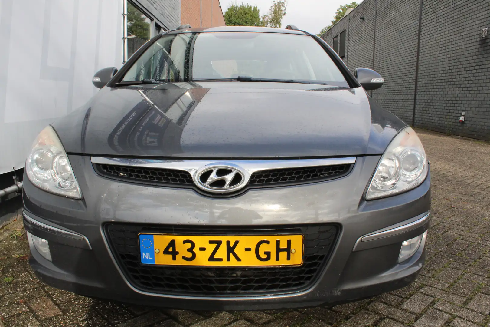 Hyundai i30 CW 1.6i i-Catcher Airco l Lm-Velgen Grijs - 2