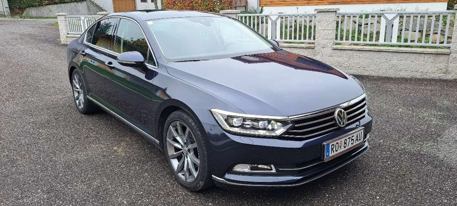 Volkswagen Passat Highline B8 2,0TDI DSG PICKERL NEU Digital Cockpit Blau - 1