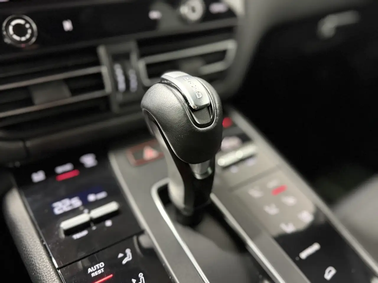 Porsche Macan снимка Porsche Macan