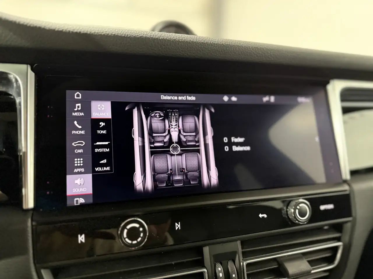 Porsche Macan снимка Porsche Macan