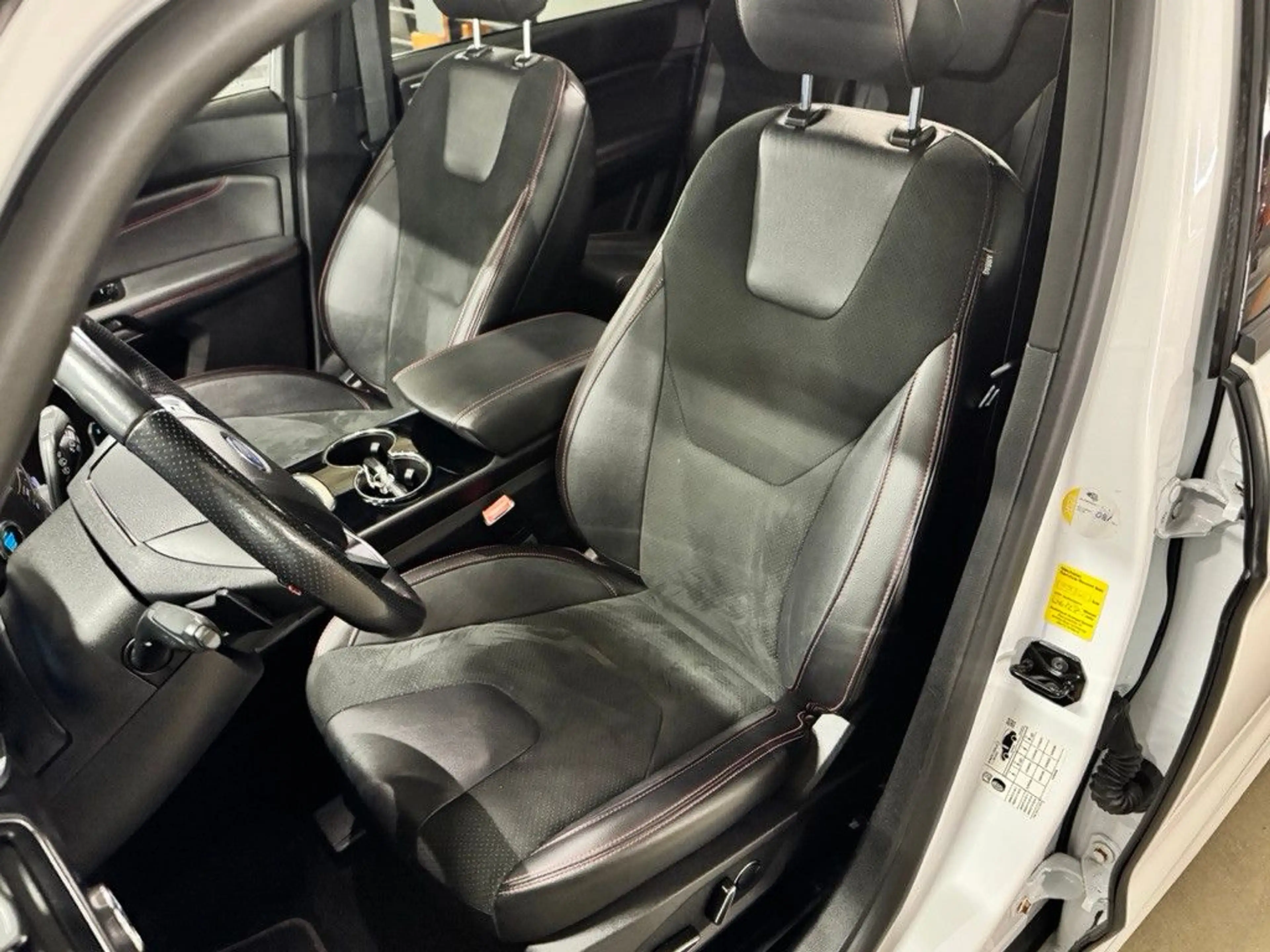 Ford S-Max S-MAX ST-Line AWD — photo 10
