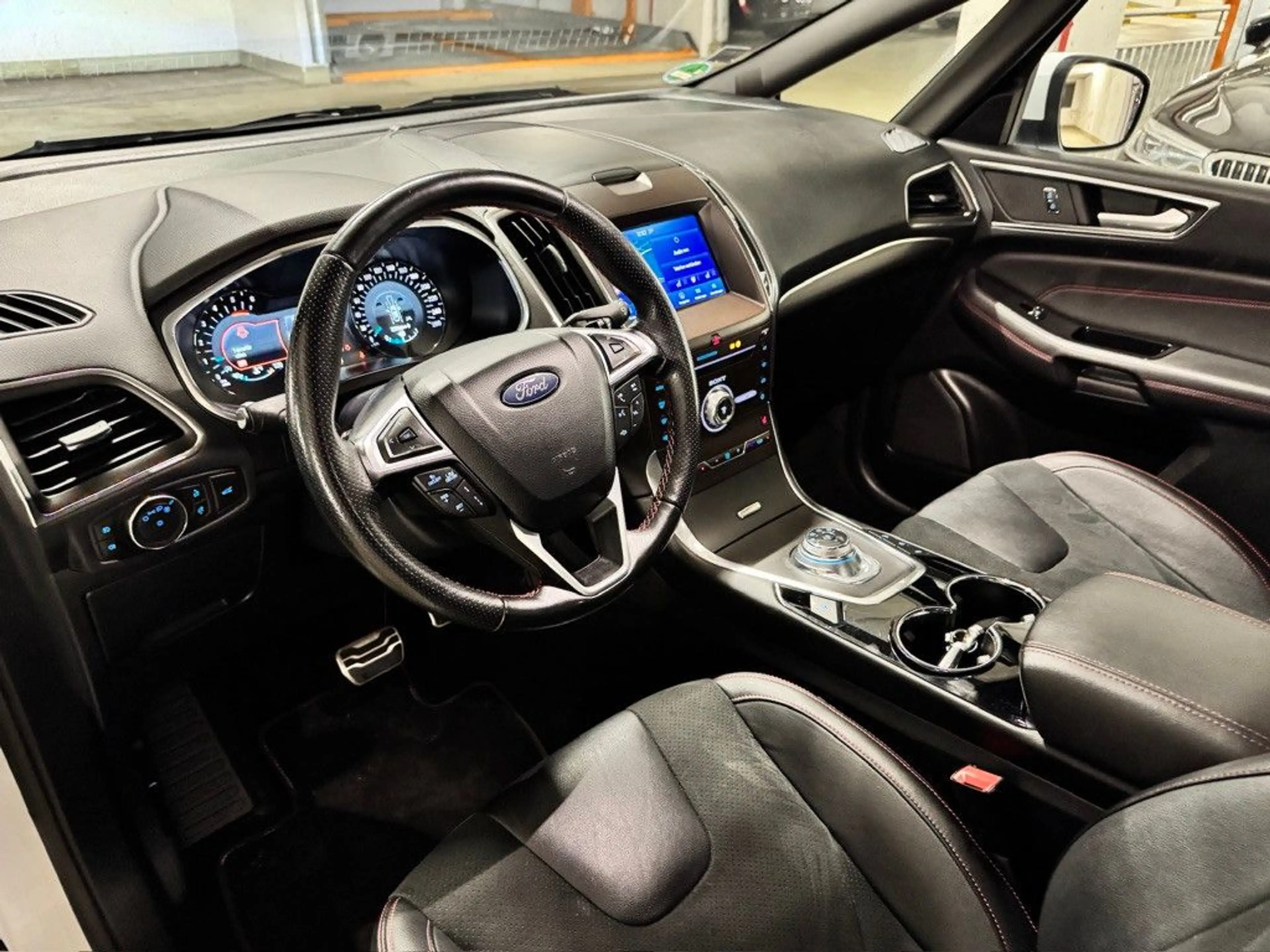 Ford S-Max S-MAX ST-Line AWD — photo 8