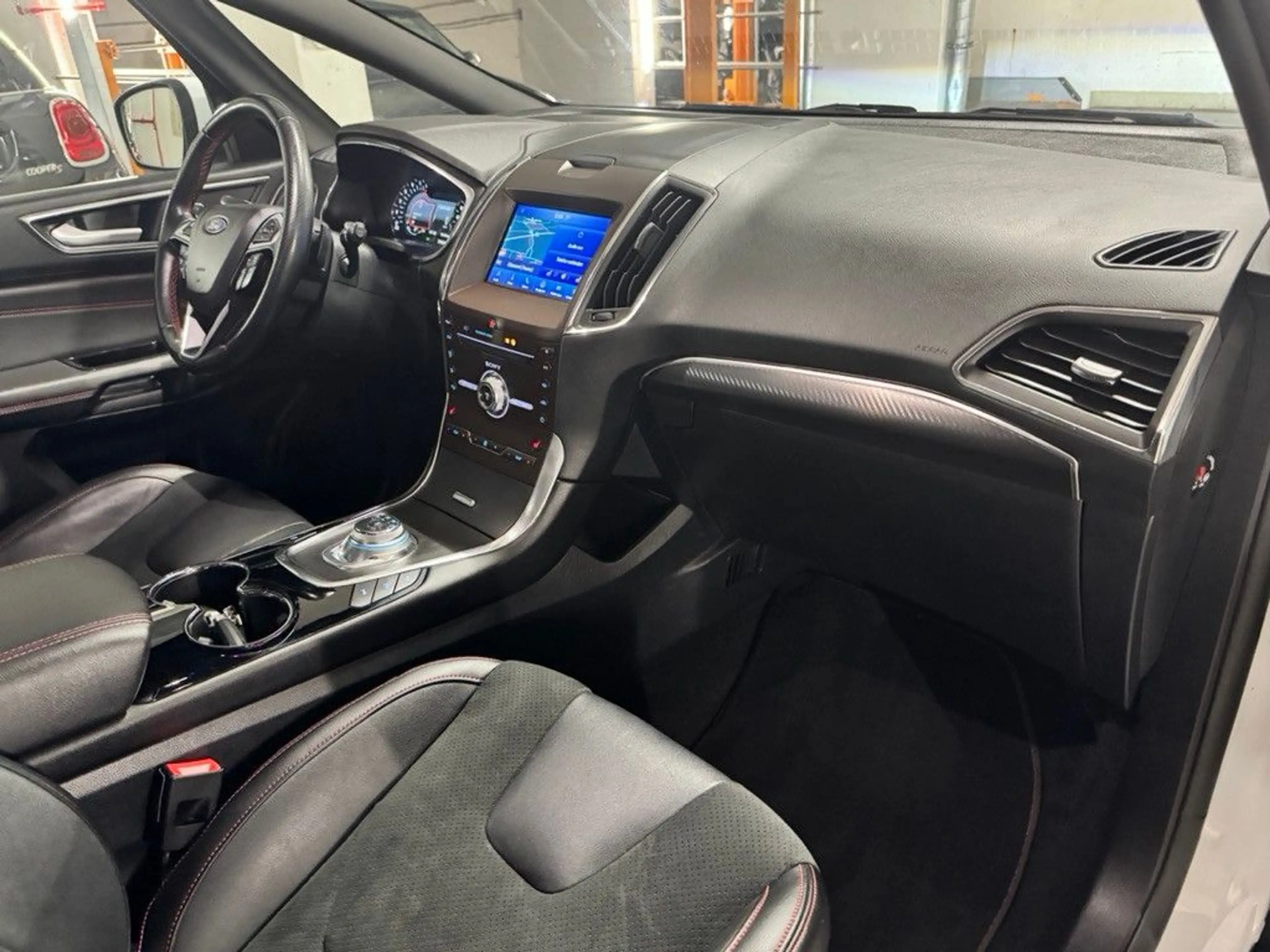 Ford S-Max S-MAX ST-Line AWD — photo 14