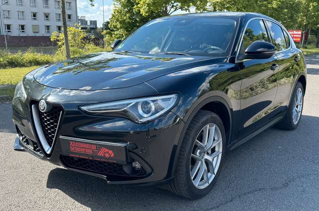 Imagine Alfa Romeo Stelvio Super Q4