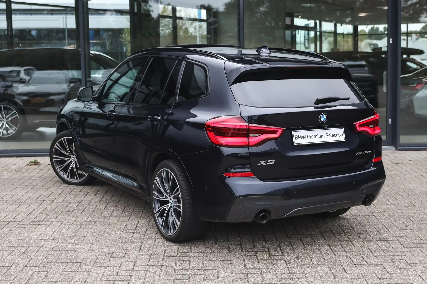 BMW X3 xDrive30e High Executive M Sport Automaat / Panora Zwart - 2
