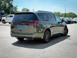 Chrysler Pacifica 2027