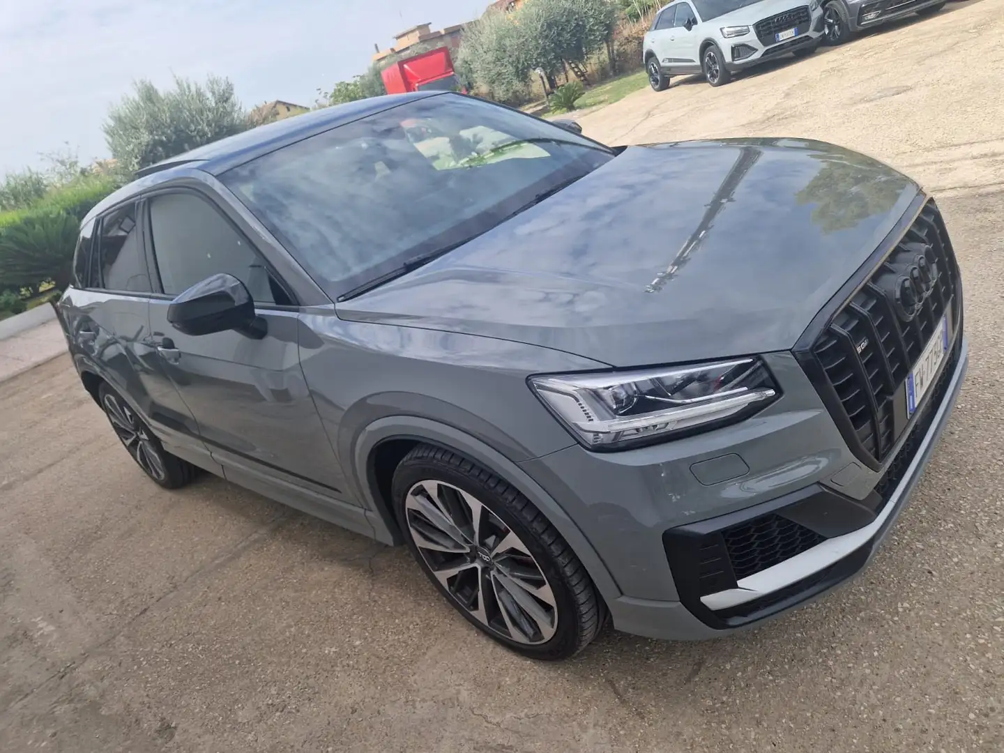 Audi SQ2 2.0 tfsi quattro s-tronic identy black TETTO Gris - 2