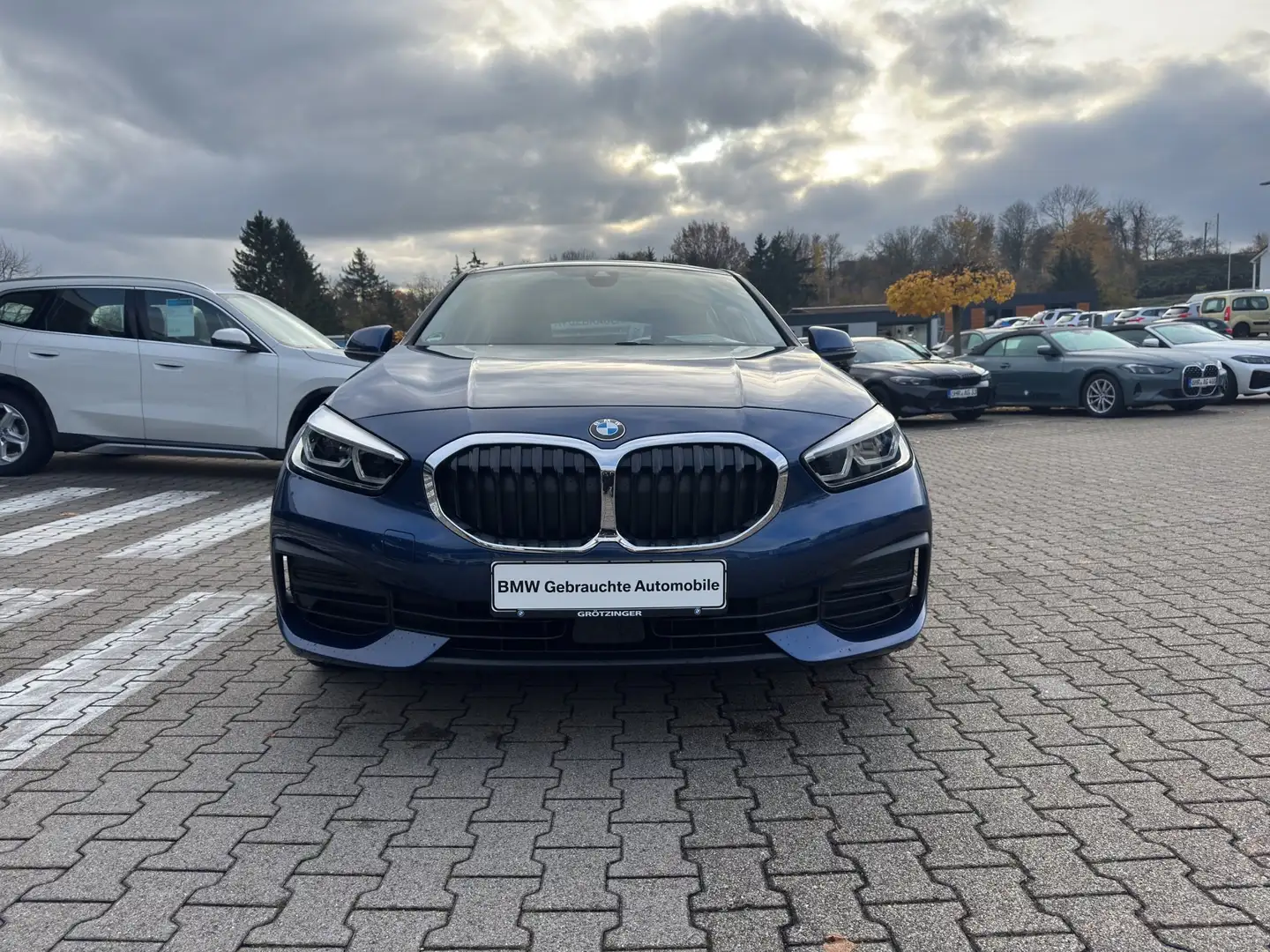 BMW 118 i Advantage LED+AUT+PDC+DAB+NAVI+ Blau - 2