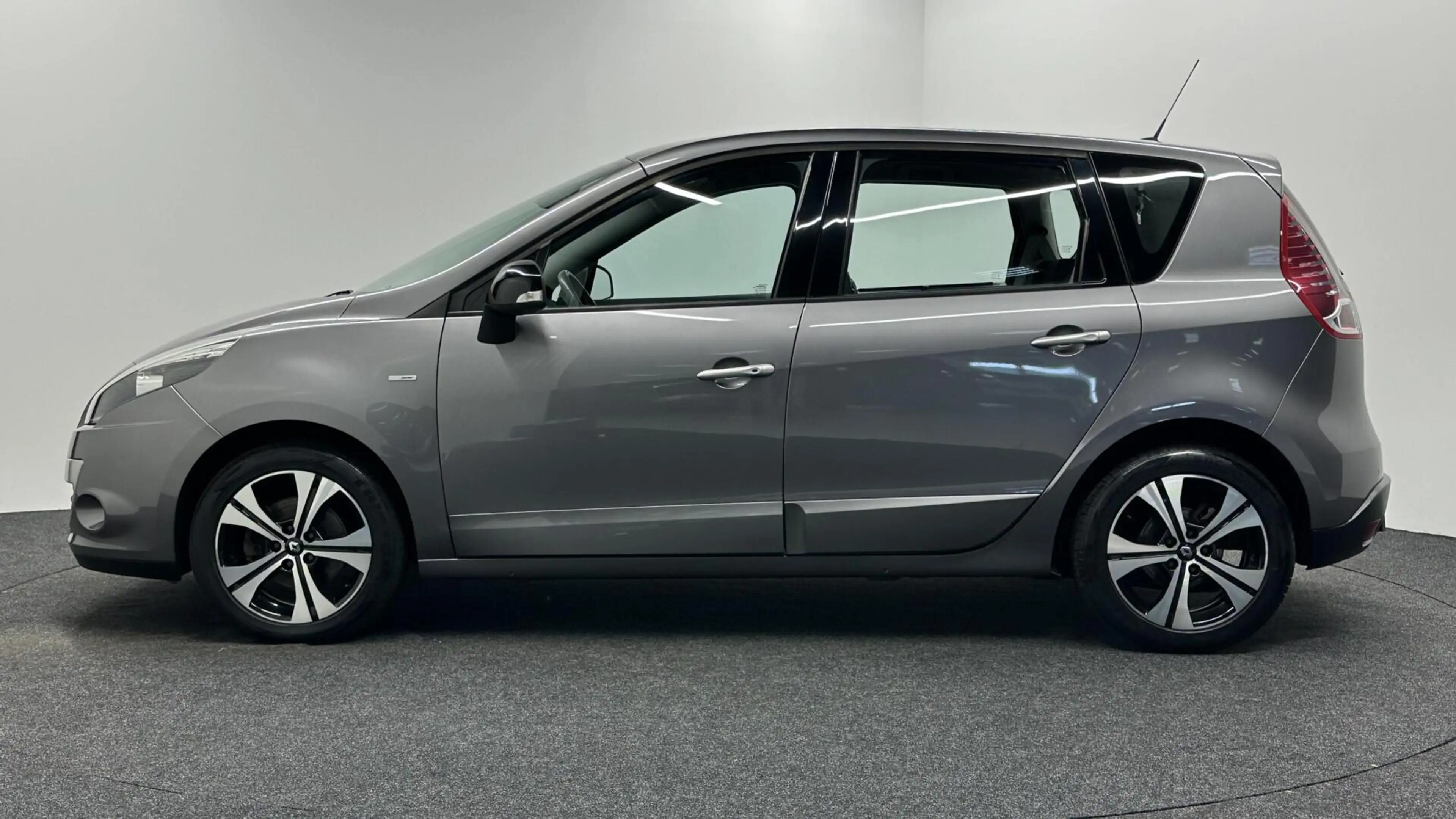 Renault Scenic 1.4 TCe Bose CAMERA TREKHAAK NAVI CRUISE ECC LM. — photo 8