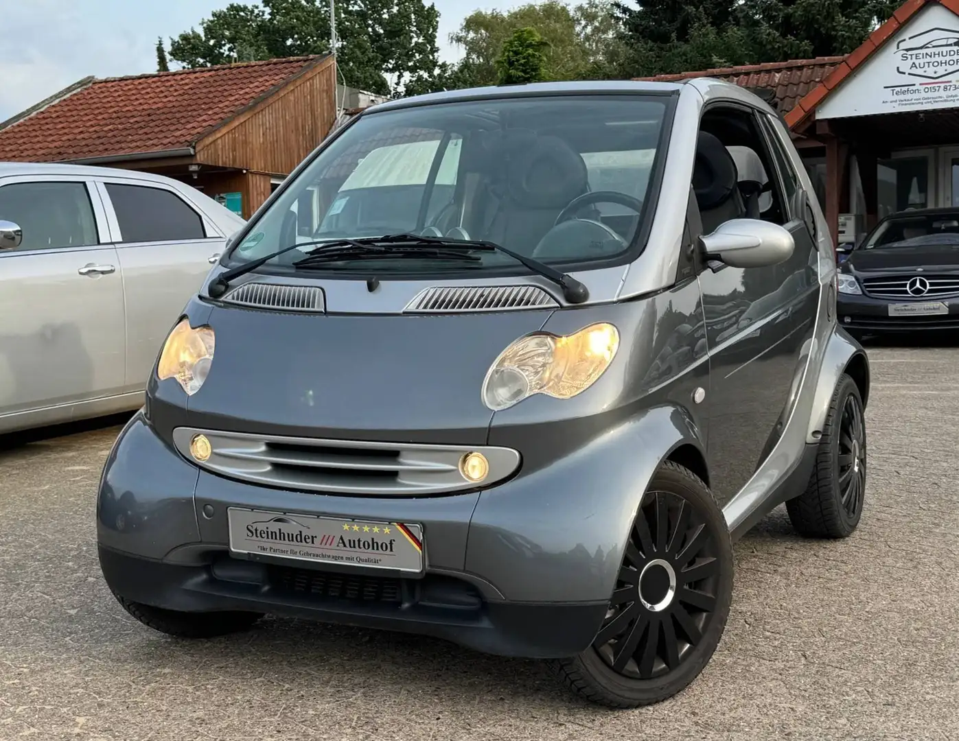 smart forTwo Basis Grau - 1