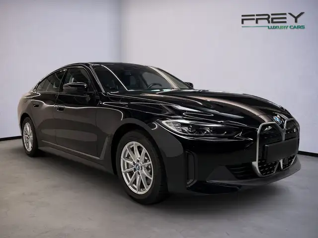 BMW I4 view 2