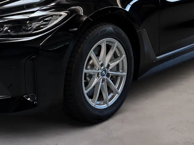 BMW I4 view 6
