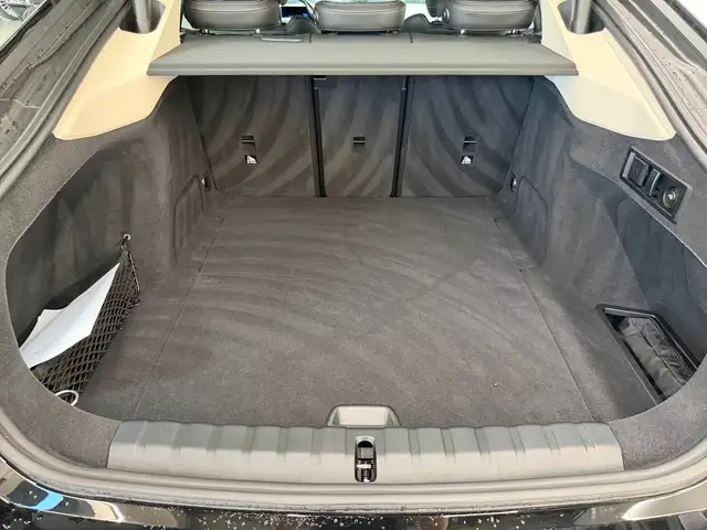 BMW I4 view 12