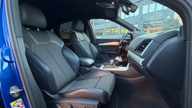 Audi Q5 view 14
